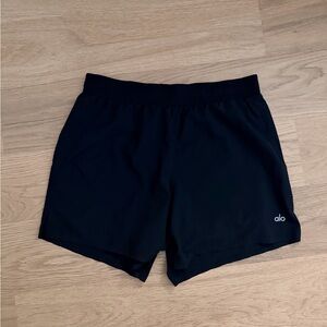 ALO Yoga Men’s Black Shorts